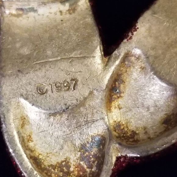 1997 Red Glitter Slippers Pin Brooch - Picture 5 of 5